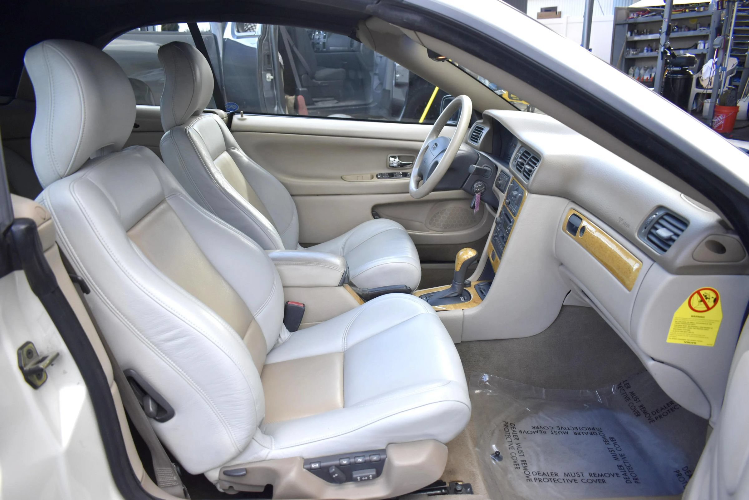 Used 2004 Volvo C70 LT FWD image 14