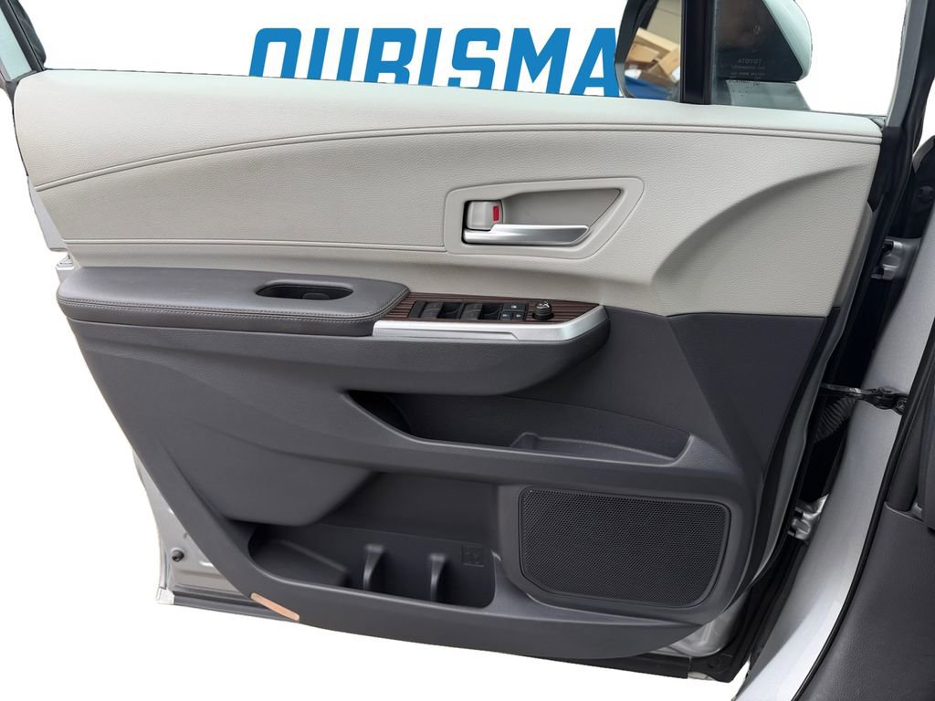 Used 2021 Toyota Sienna XLE image 20