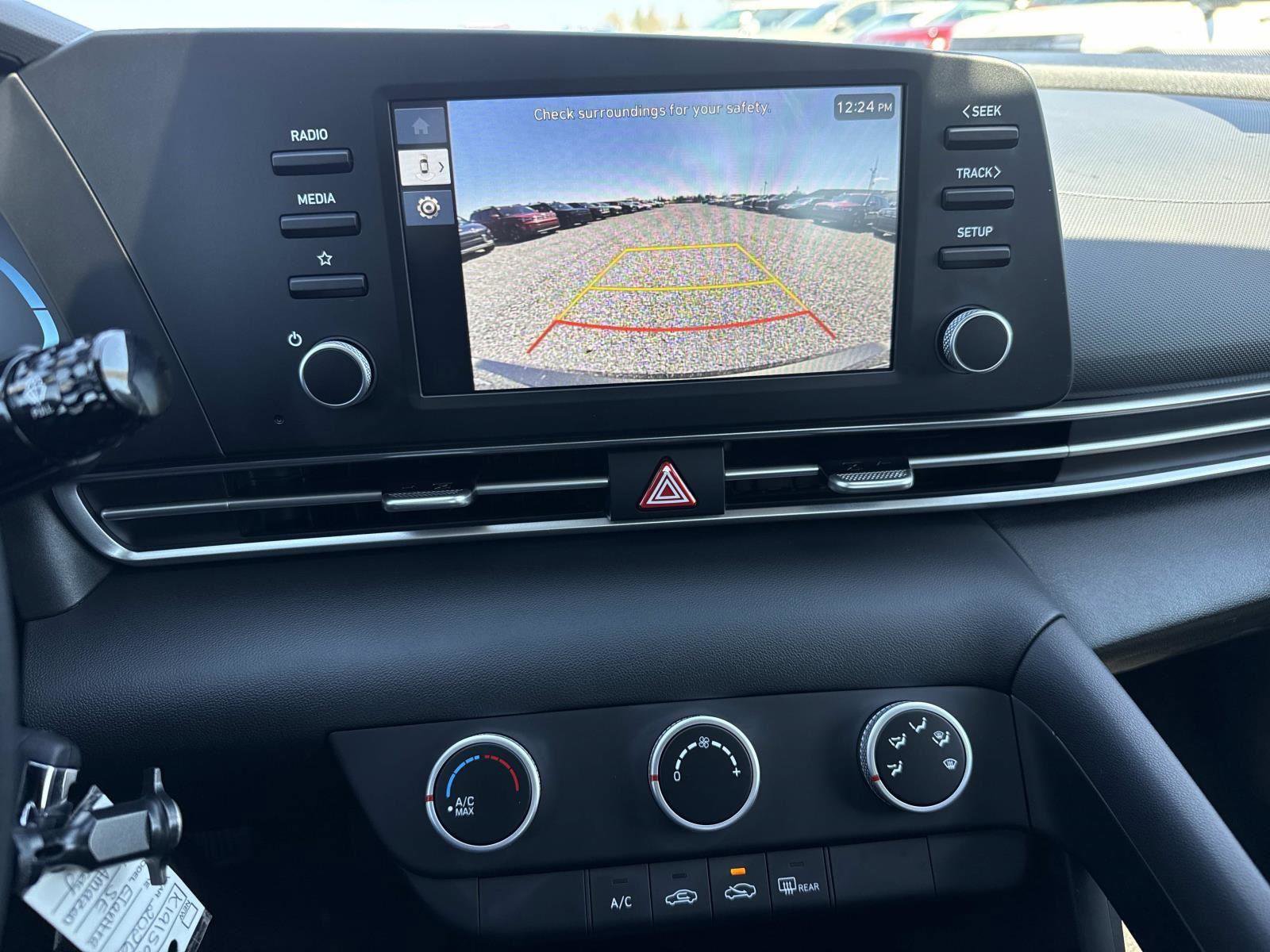 New 2026 Hyundai Elantra SE FWD image 4