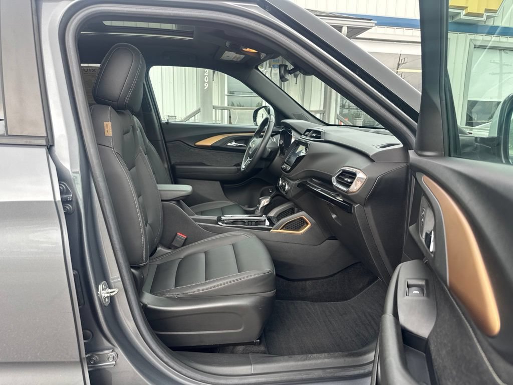 Used 2021 Chevrolet TrailBlazer ACTIV w/ Sun and Liftgate Package AWD/4WD image 21