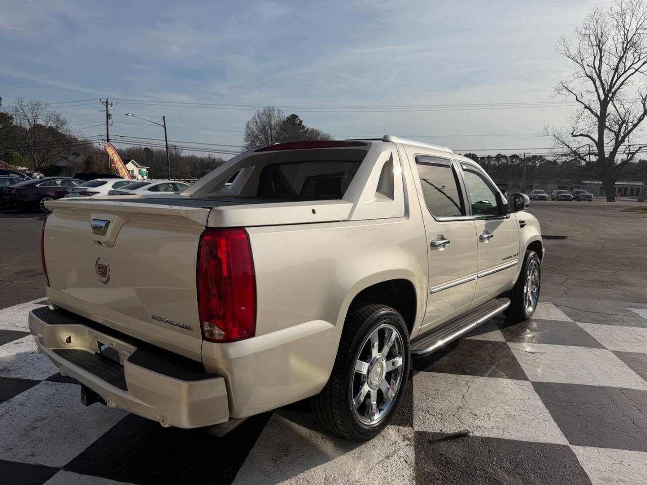 Used 2008 Cadillac Escalade EXT image 6