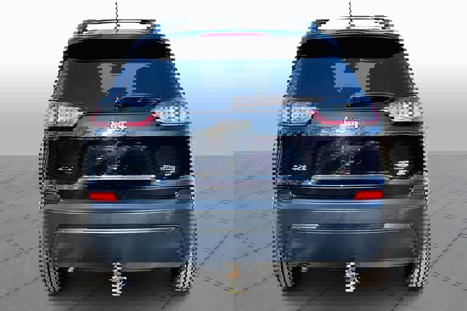 Used 2019 Jeep Cherokee Latitude Plus image 5