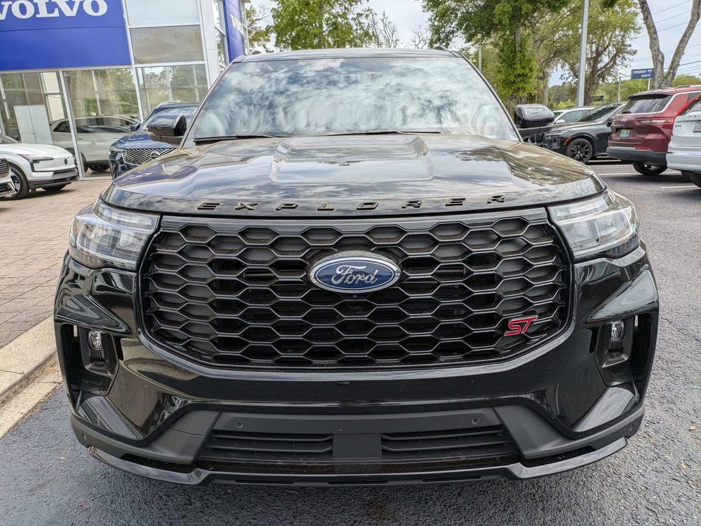 Used 2025 Ford Explorer ST image 9