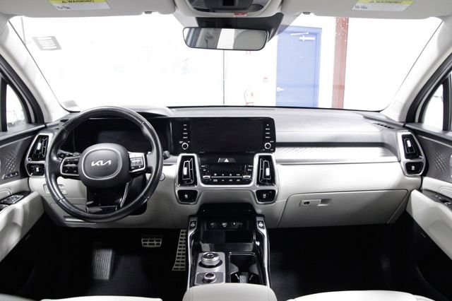 Used 2022 Kia Sorento SX Prestige w/ Panoramic Sunroof Package image 16