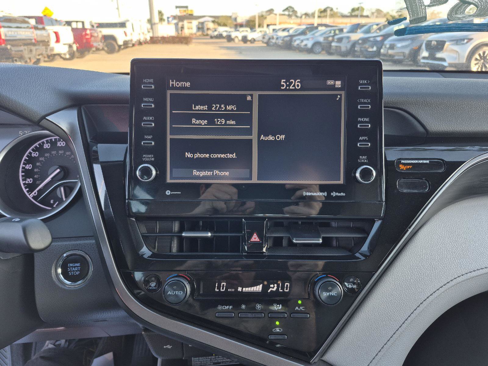 Used 2021 Toyota Camry XLE image 3