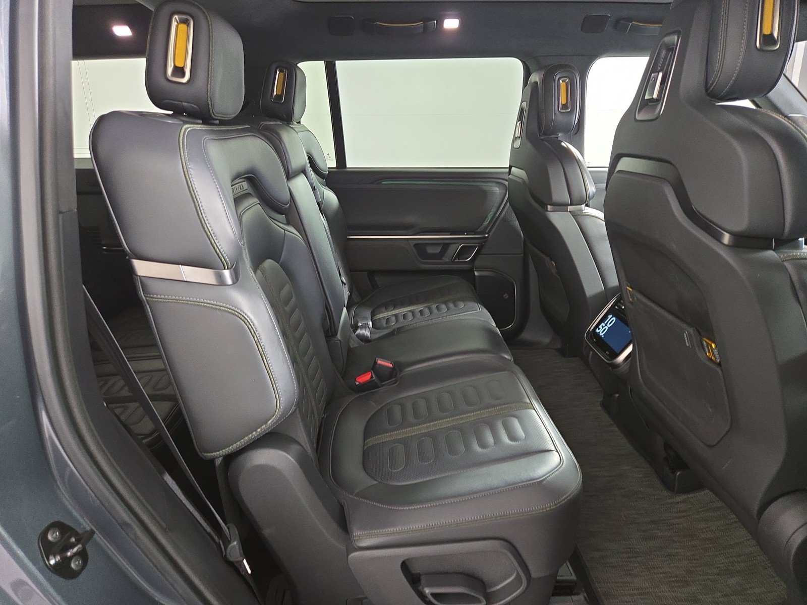 Used 2024 Rivian R1S Adventure AWD/4WD image 23