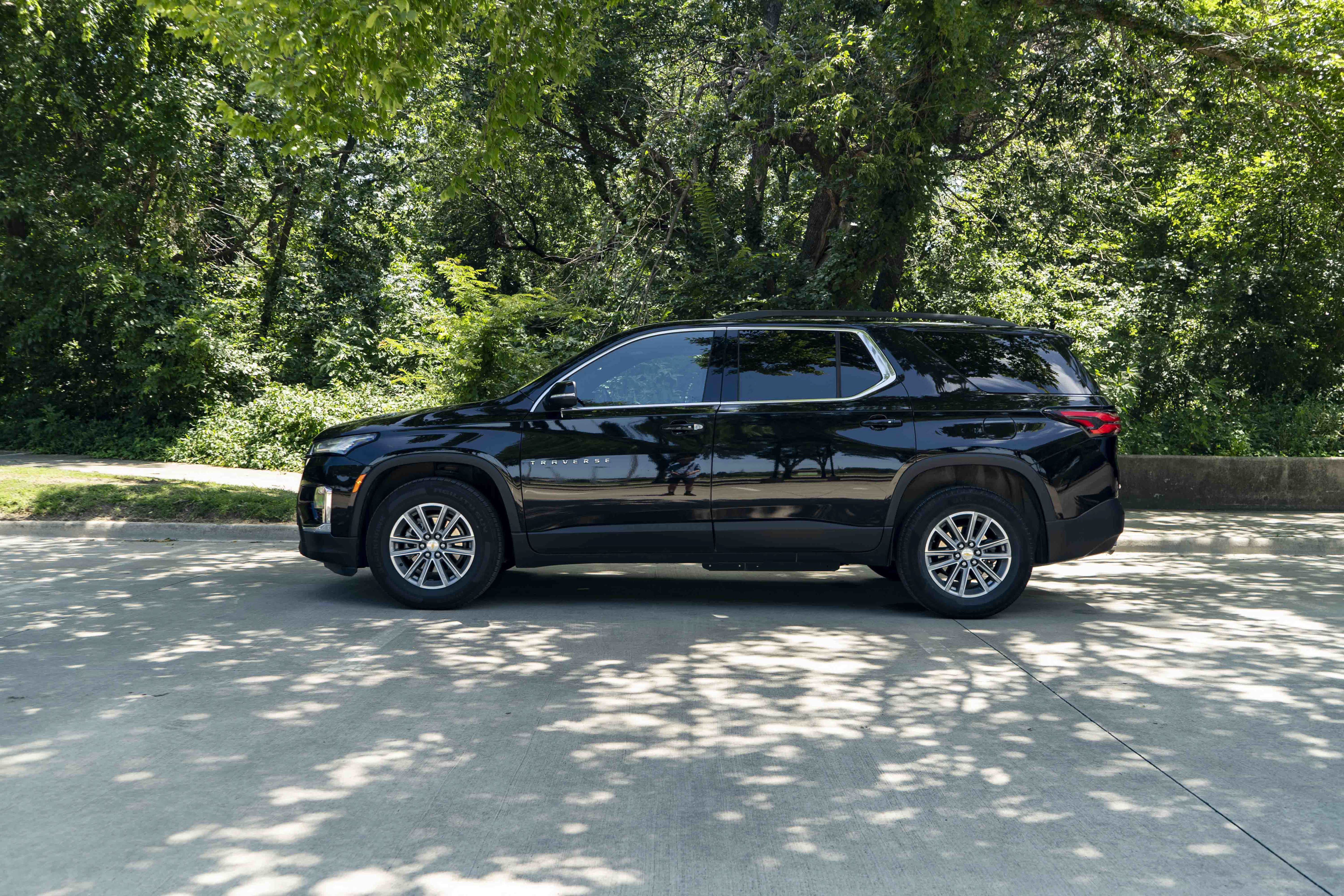 Used 2023 Chevrolet Traverse LT FWD image 5