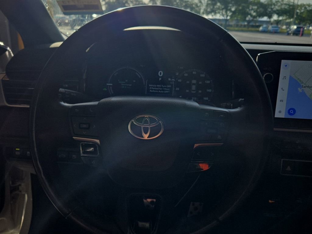 Used 2025 Toyota Camry XSE FWD image 8