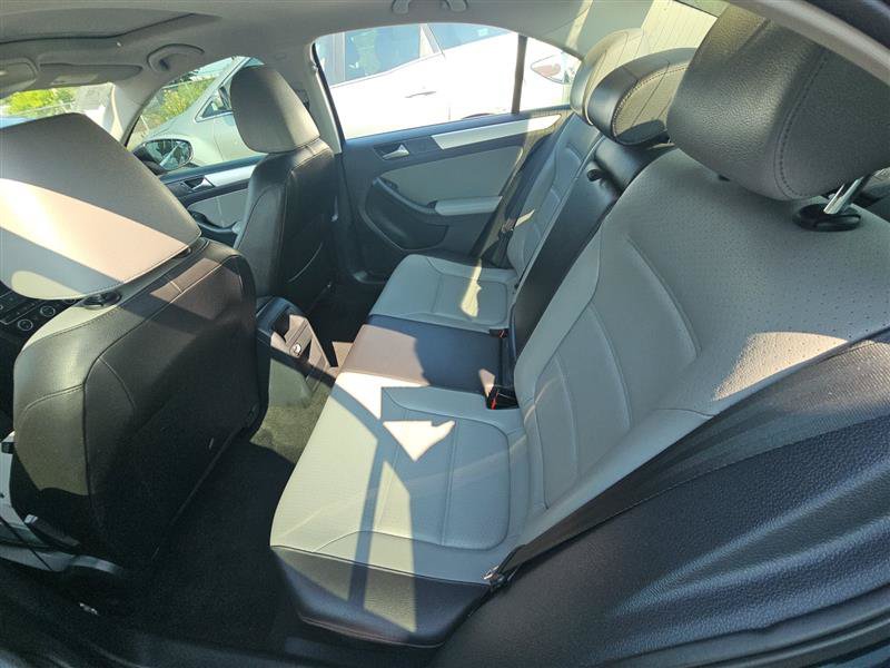 Used 2015 Volkswagen Jetta SEL Premium FWD image 9