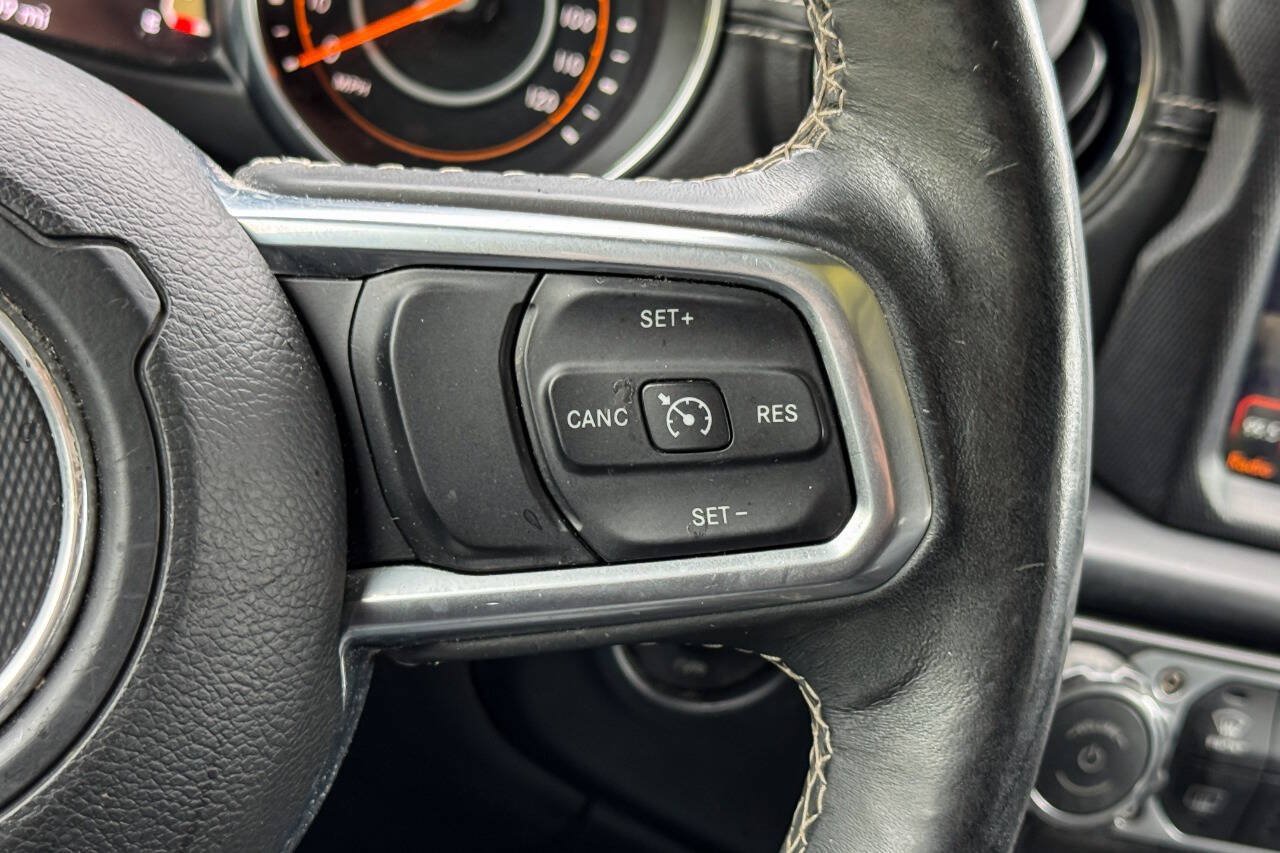 Used 2019 Jeep Wrangler Unlimited Sahara w/ Uconnect 4C Nav & Sound Group AWD/4WD image 21
