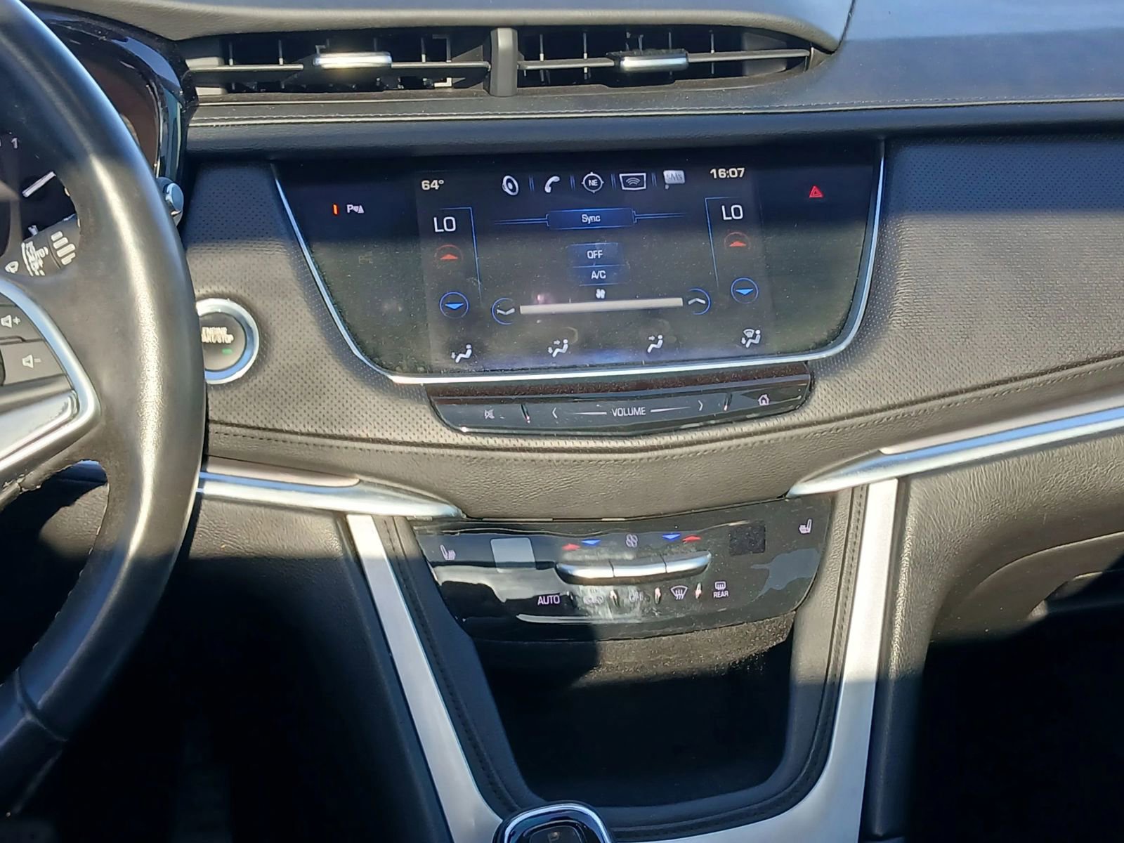 Used 2017 Cadillac XT5 Luxury w/ Driver Awareness Package image 28