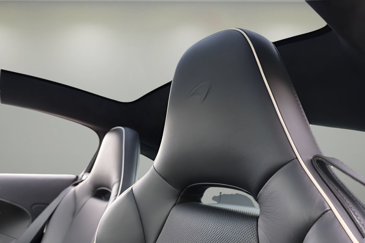 Used 2023 McLaren GT RWD image 10