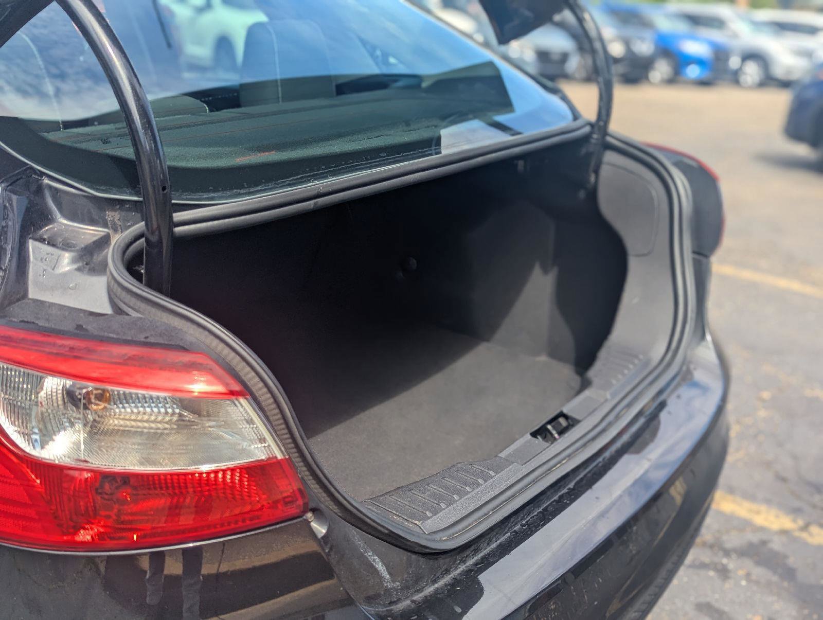 Used 2013 Ford Focus SE FWD image 25