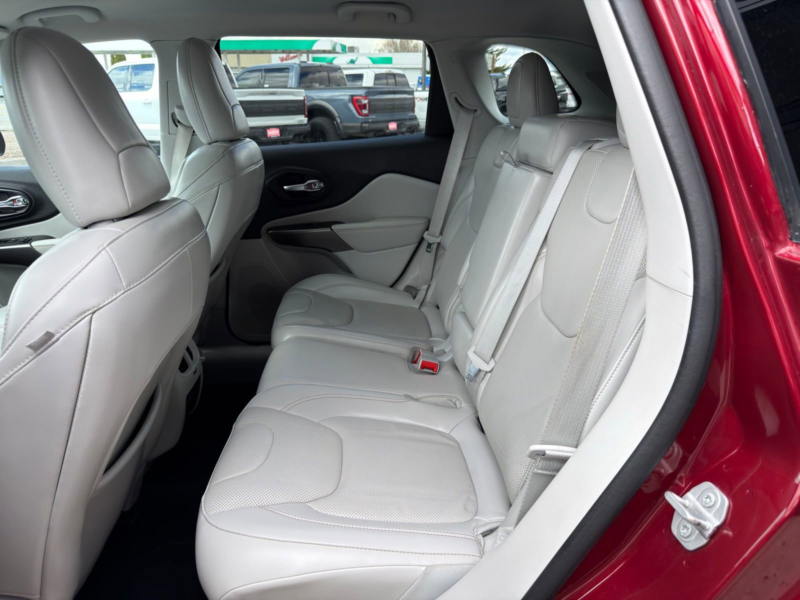 Used 2020 Jeep Cherokee Limited w/ Technology Group image 31