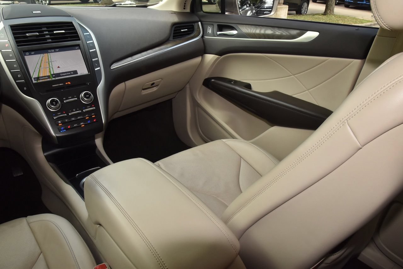 Used 2019 Lincoln MKC Reserve w/ MKC Technology Package FWD image 17