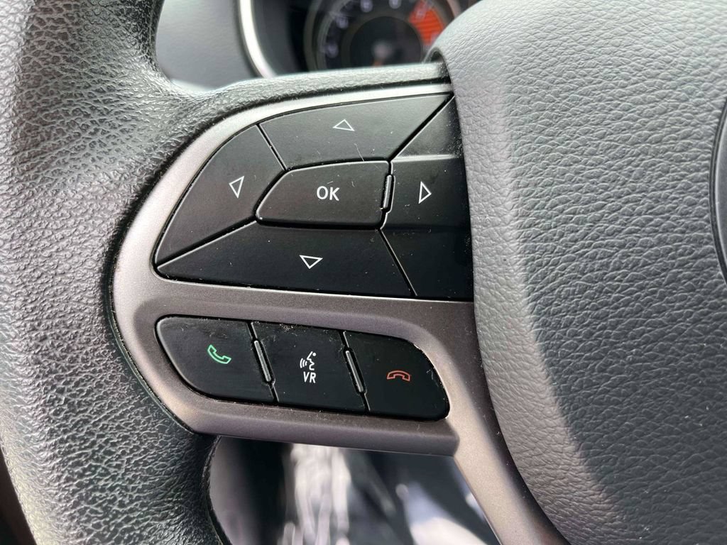 Used 2019 Jeep Cherokee Latitude w/ Popular Appearance Group AWD/4WD image 17