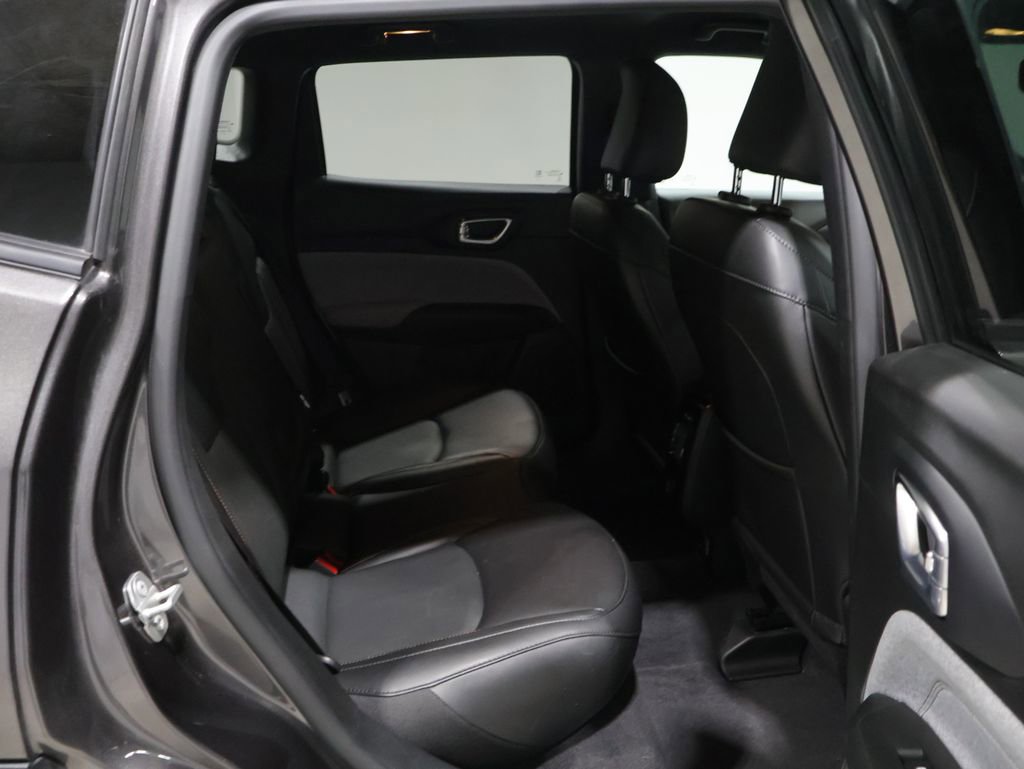 Used 2023 Jeep Compass Latitude image 20