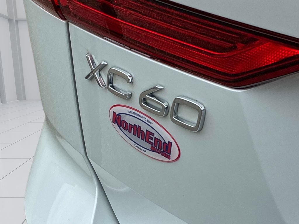 Used 2025 Volvo XC60 B5 Plus AWD/4WD image 17