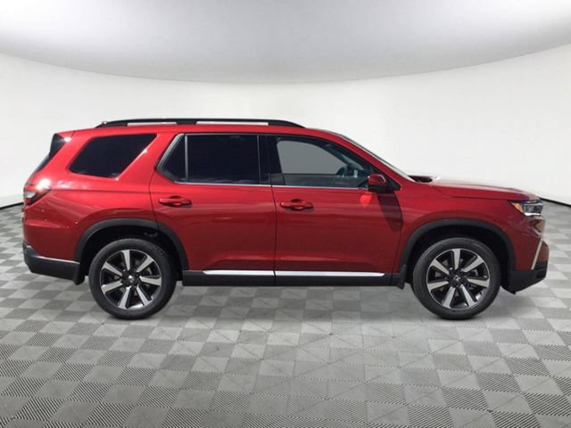 New 2025 Honda Pilot Touring image 3