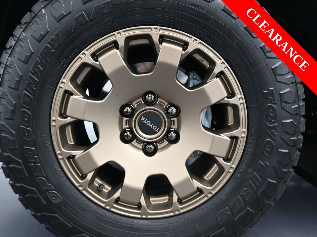 Used 2025 Toyota 4Runner 4WD image 40