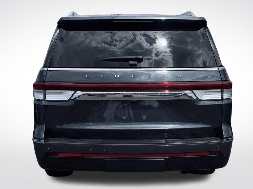 Used 2022 Lincoln Navigator 4WD image 7