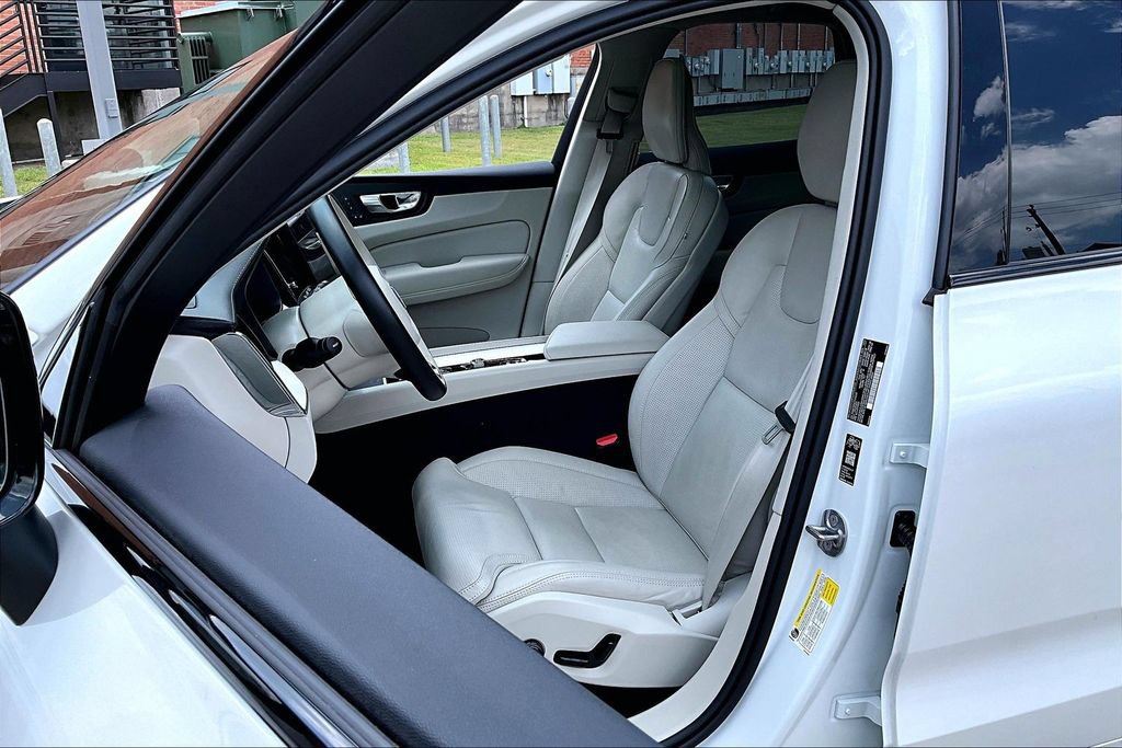 Used 2026 Volvo XC60 B5 Ultra AWD/4WD image 33