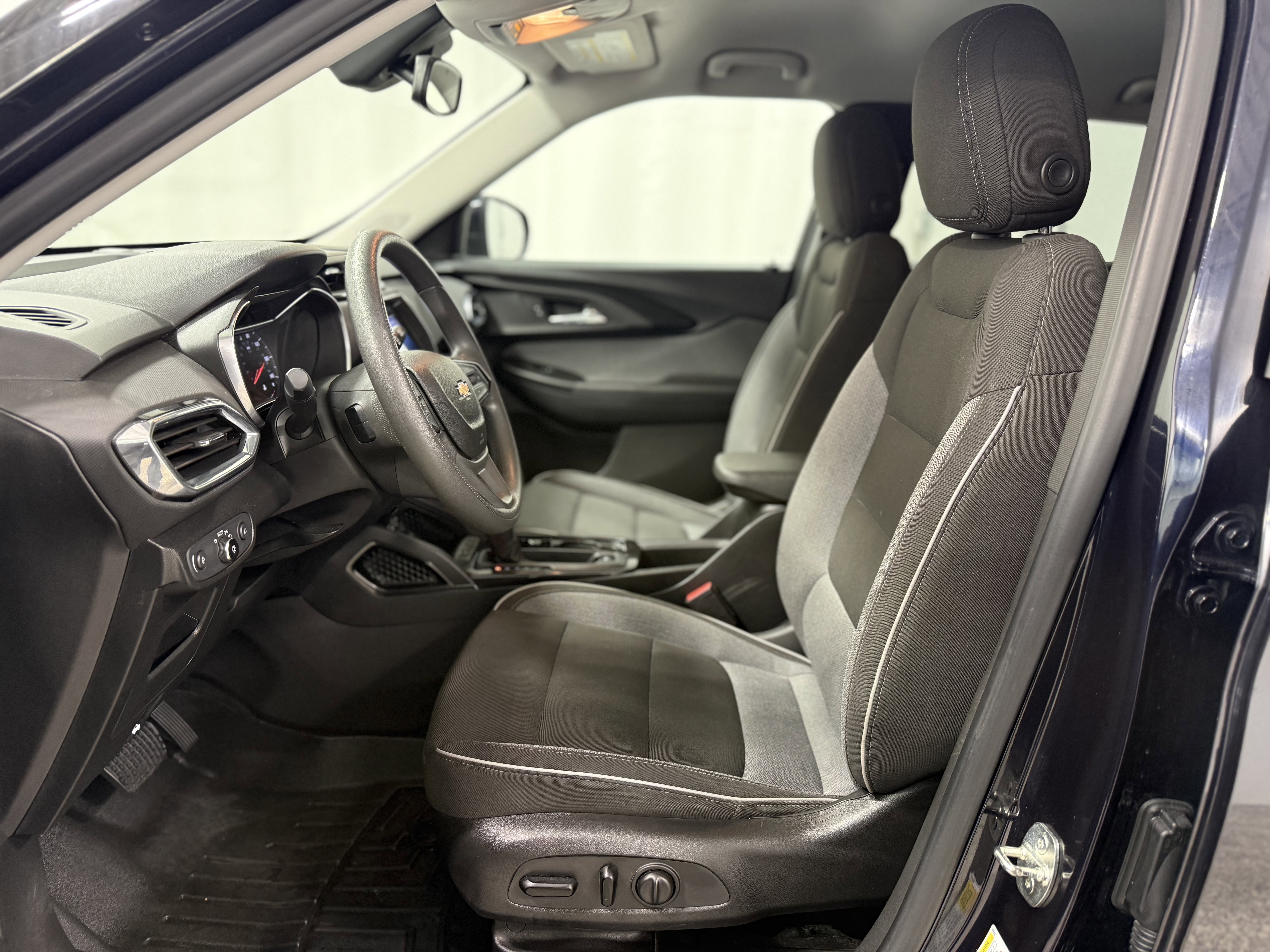 Certified 2021 Chevrolet TrailBlazer LT w/ Convenience Package image 13