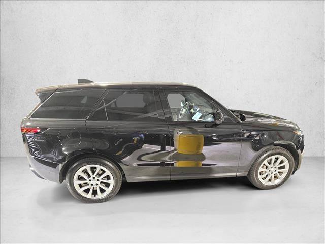 Used 2024 Land Rover Range Rover Sport SE AWD/4WD image 4