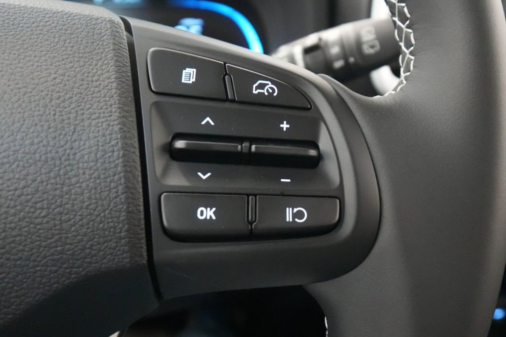 New 2025 Hyundai Venue Limited image 40