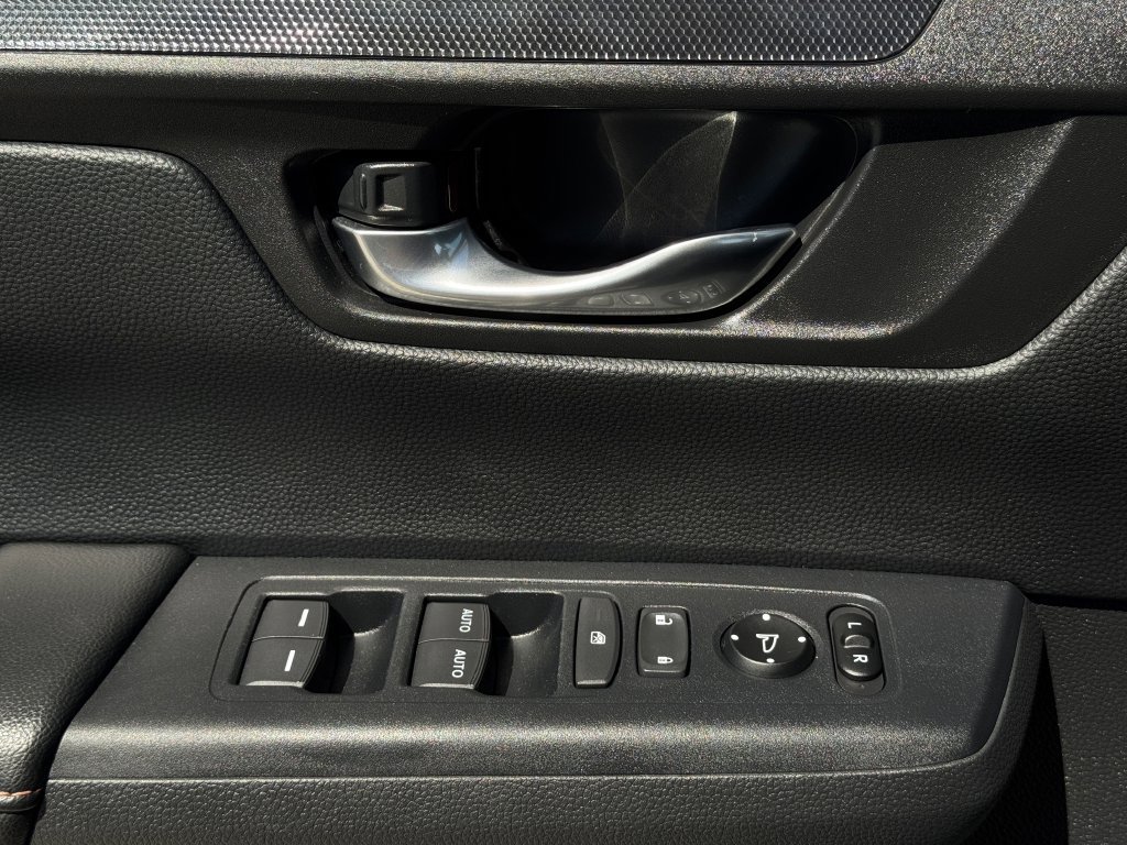 Used 2025 Honda CR-V Sport image 24
