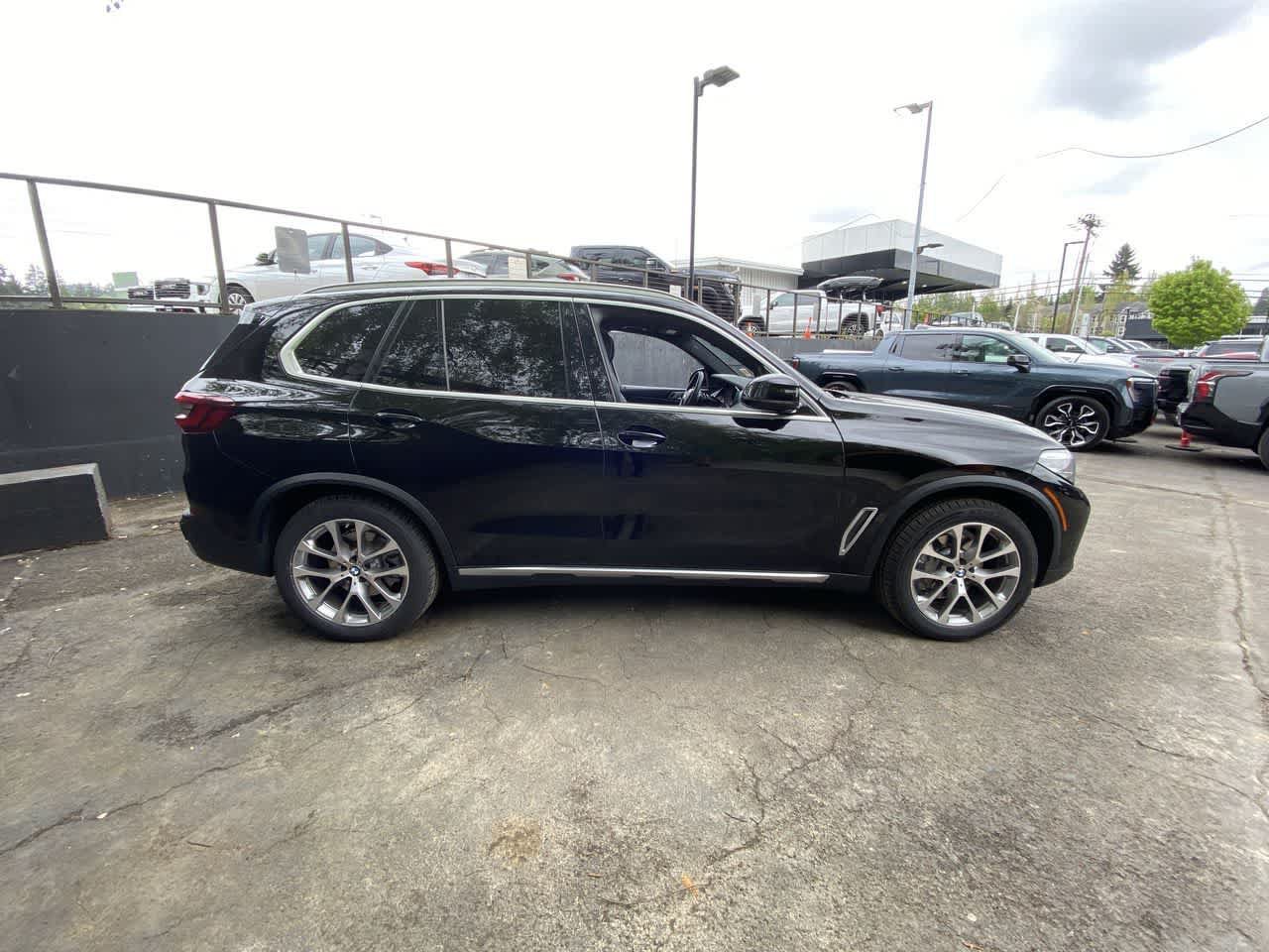 Used 2021 BMW X5 xDrive40i w/ Premium Package AWD/4WD image 7