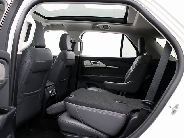 New 2026 Ford Explorer Active image 13
