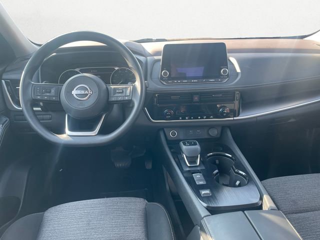 Used 2023 Nissan Rogue SV image 10