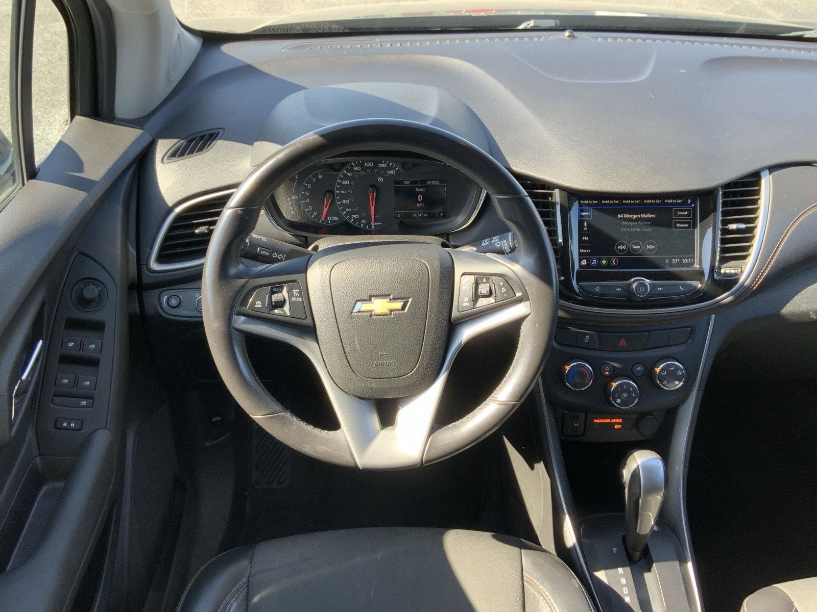 Used 2018 Chevrolet Trax LT w/ LT Convenience Package FWD image 23