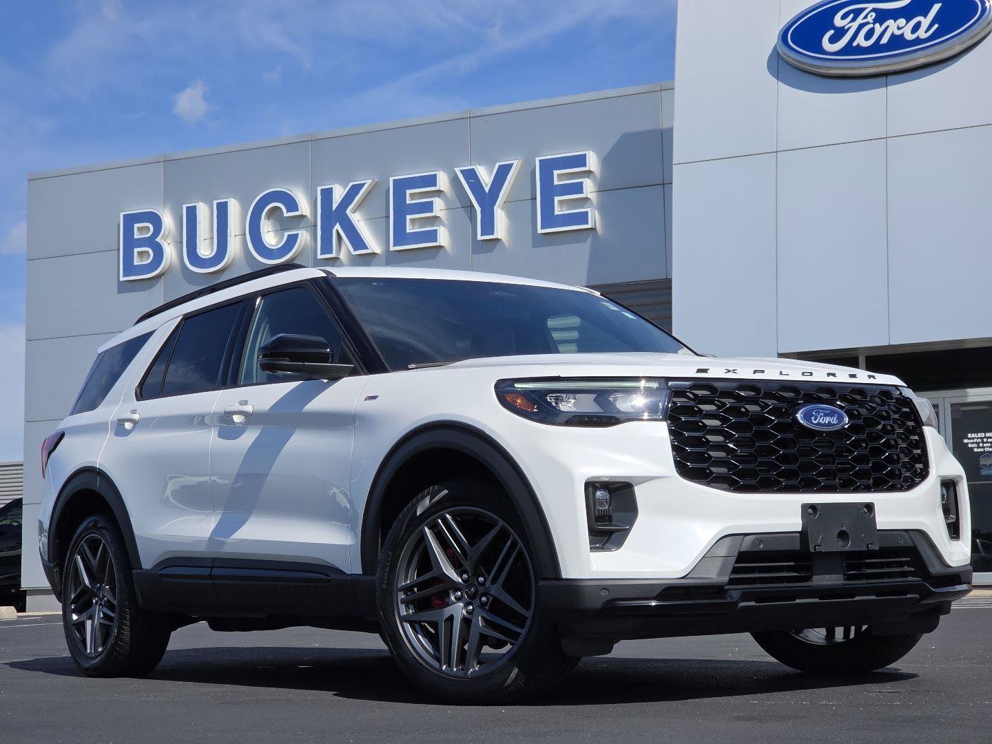 Used 2025 Ford Explorer ST-Line w/ ST-Line Street Pack AWD/4WD image 2