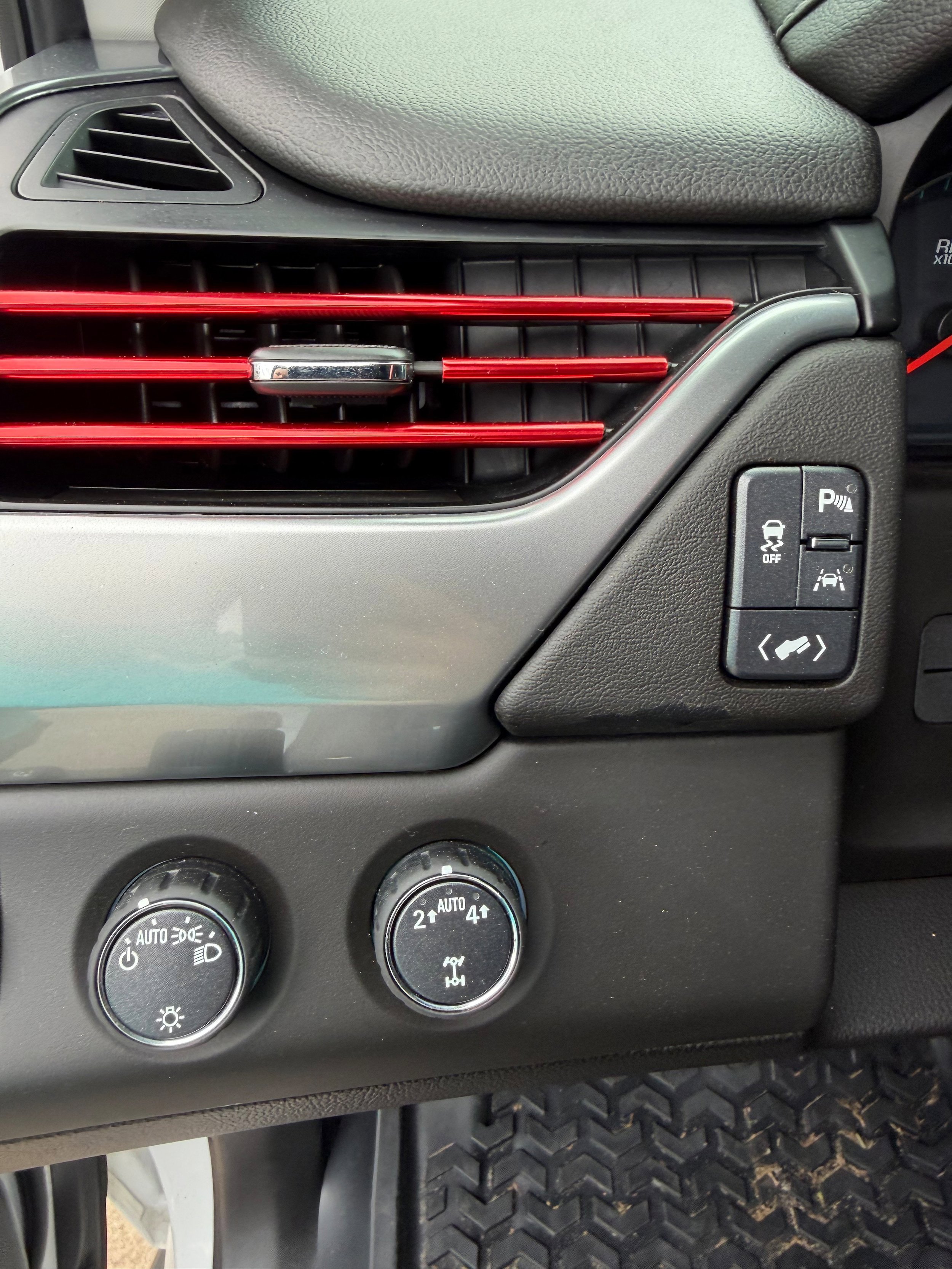 Used 2019 Chevrolet Suburban LT AWD/4WD image 18