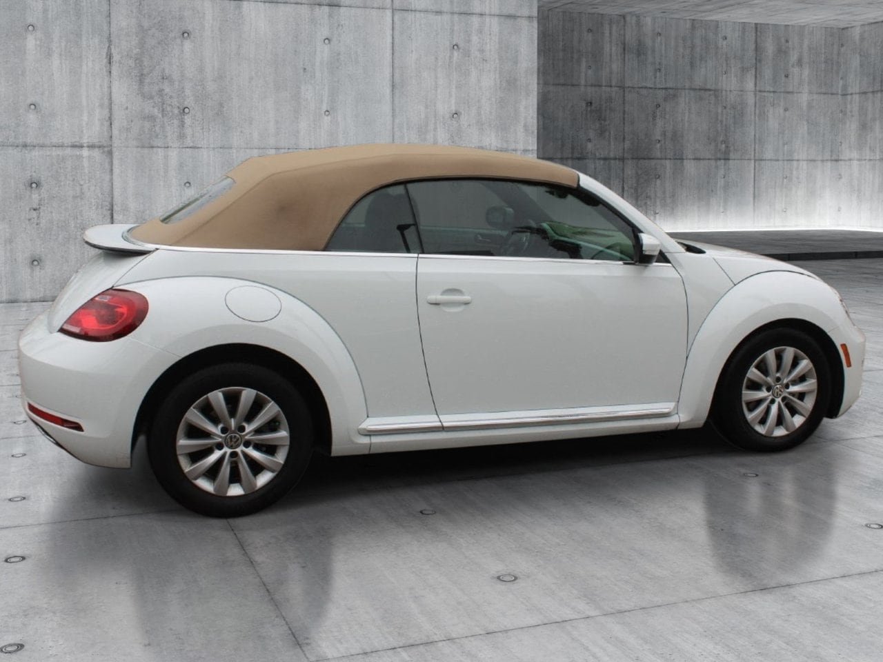 Used 2019 Volkswagen Beetle 2.0T S FWD image 6