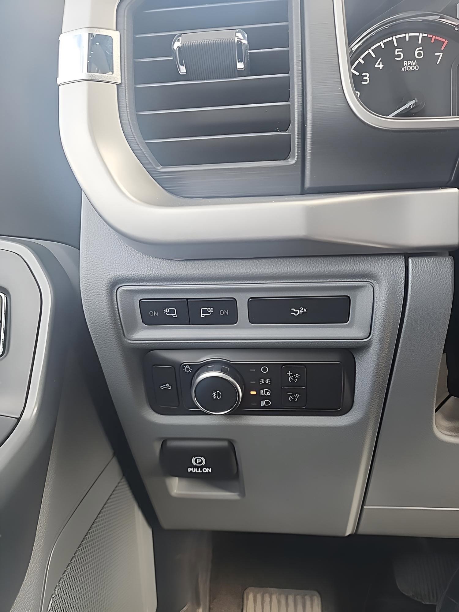 Used 2022 Ford F150 XLT w/ Equipment Group 302A High image 16