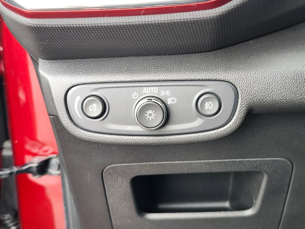 Used 2022 Chevrolet TrailBlazer RS w/ Sun and Liftgate Package image 22