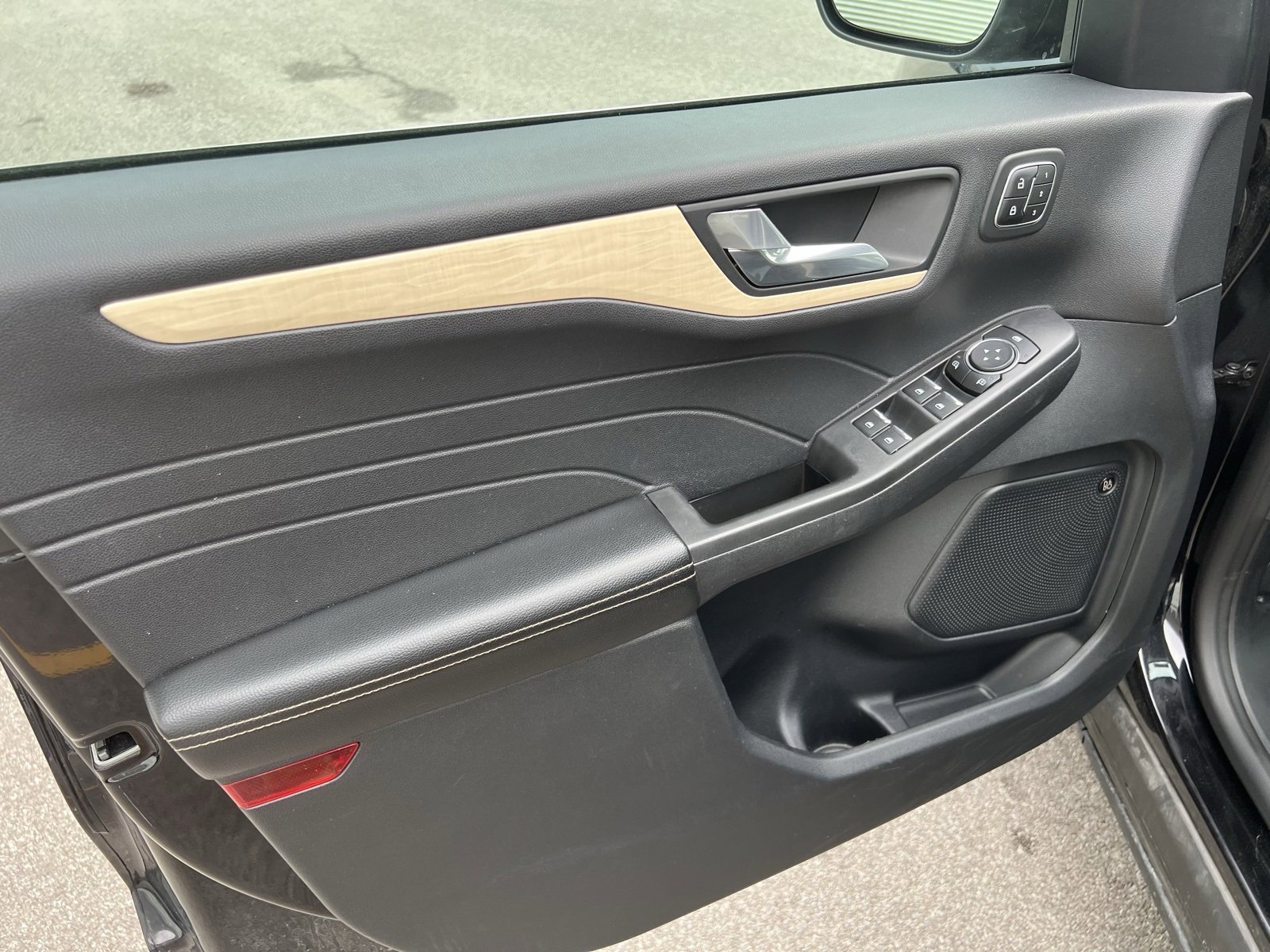 Used 2021 Ford Escape Titanium w/ Titanium Elite Package image 12