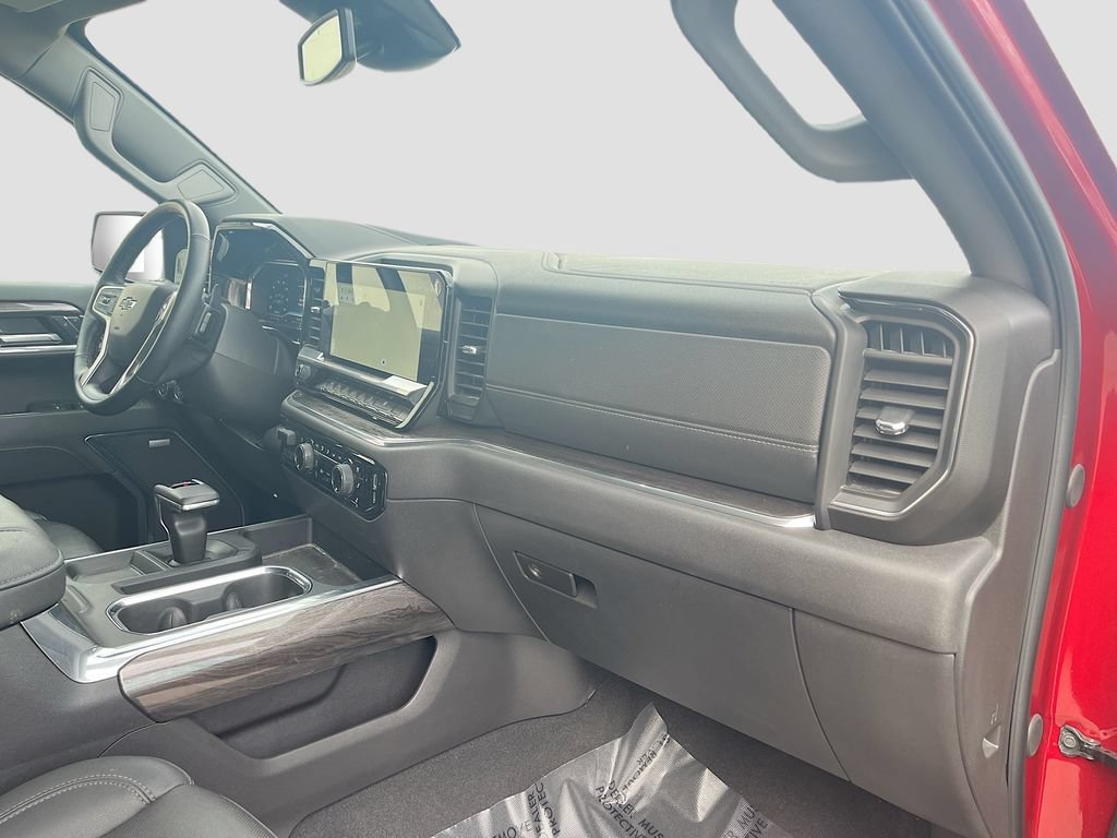 Used 2024 Chevrolet Silverado 1500 LTZ AWD/4WD image 29