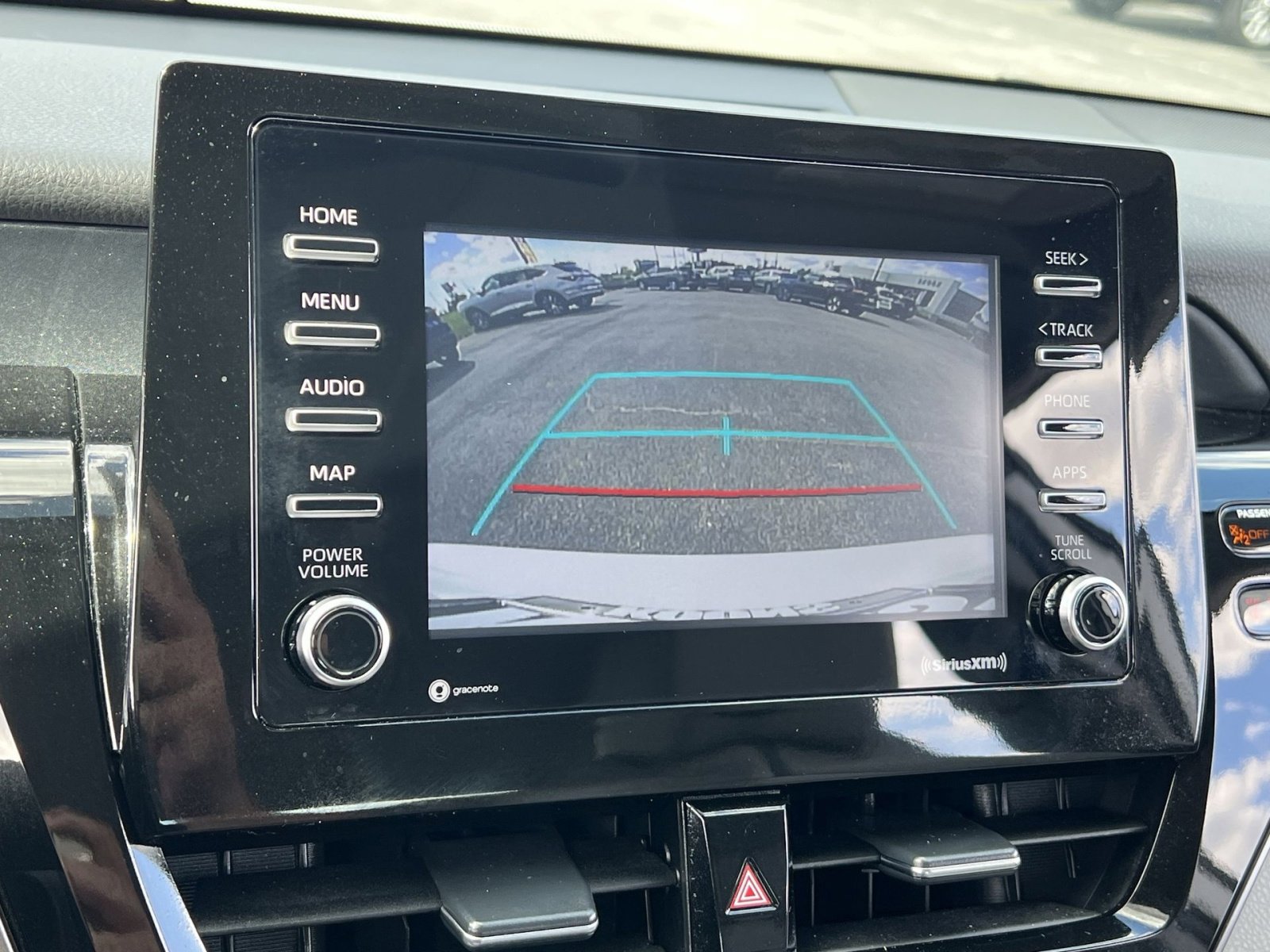 Used 2023 Toyota Camry SE image 19