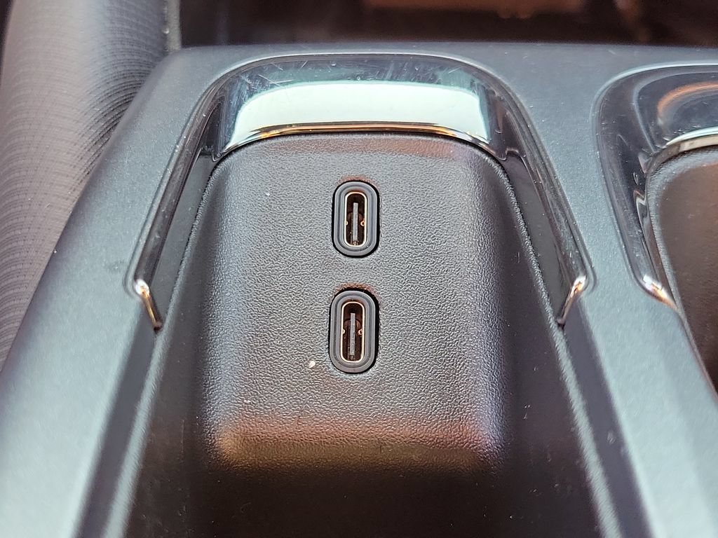 Certified 2024 Chevrolet Equinox EV RS FWD image 30