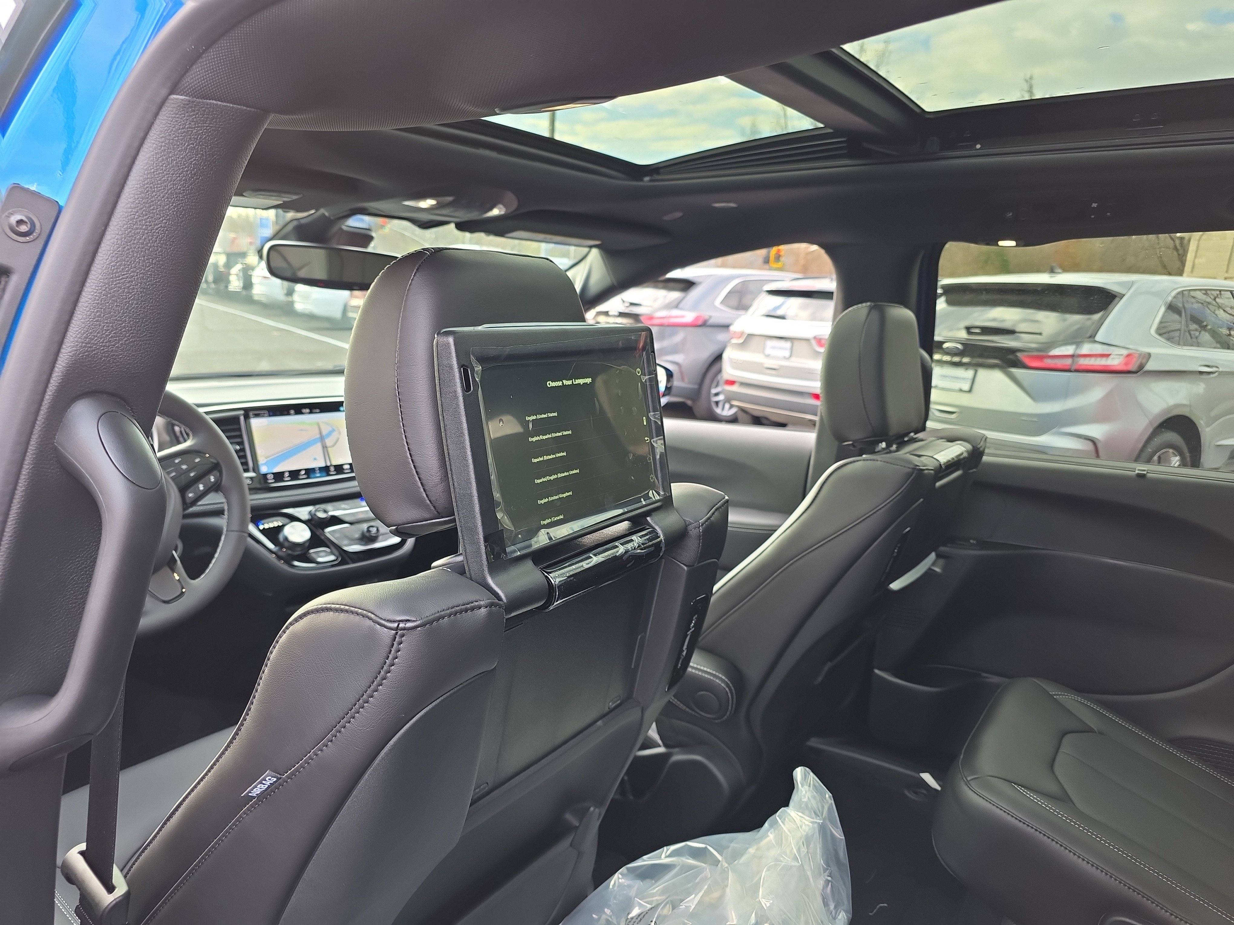 New 2026 Chrysler Pacifica Select image 15