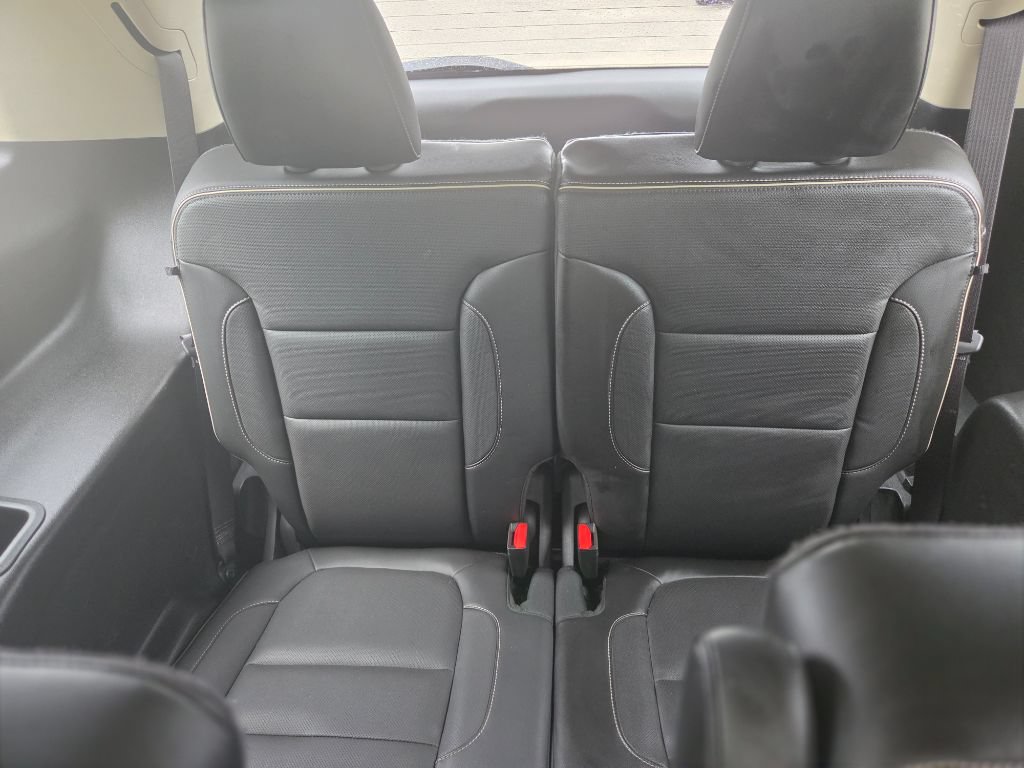 Used 2017 GMC Acadia Denali w/ Technology Package AWD/4WD image 25