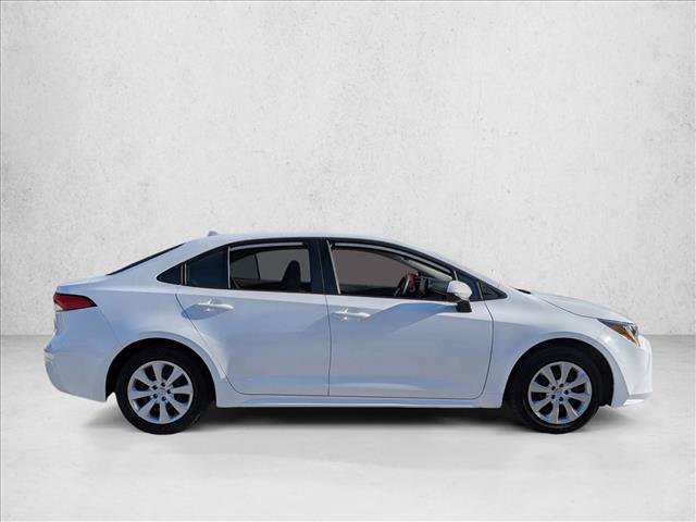 Used 2022 Toyota Corolla LE image 4