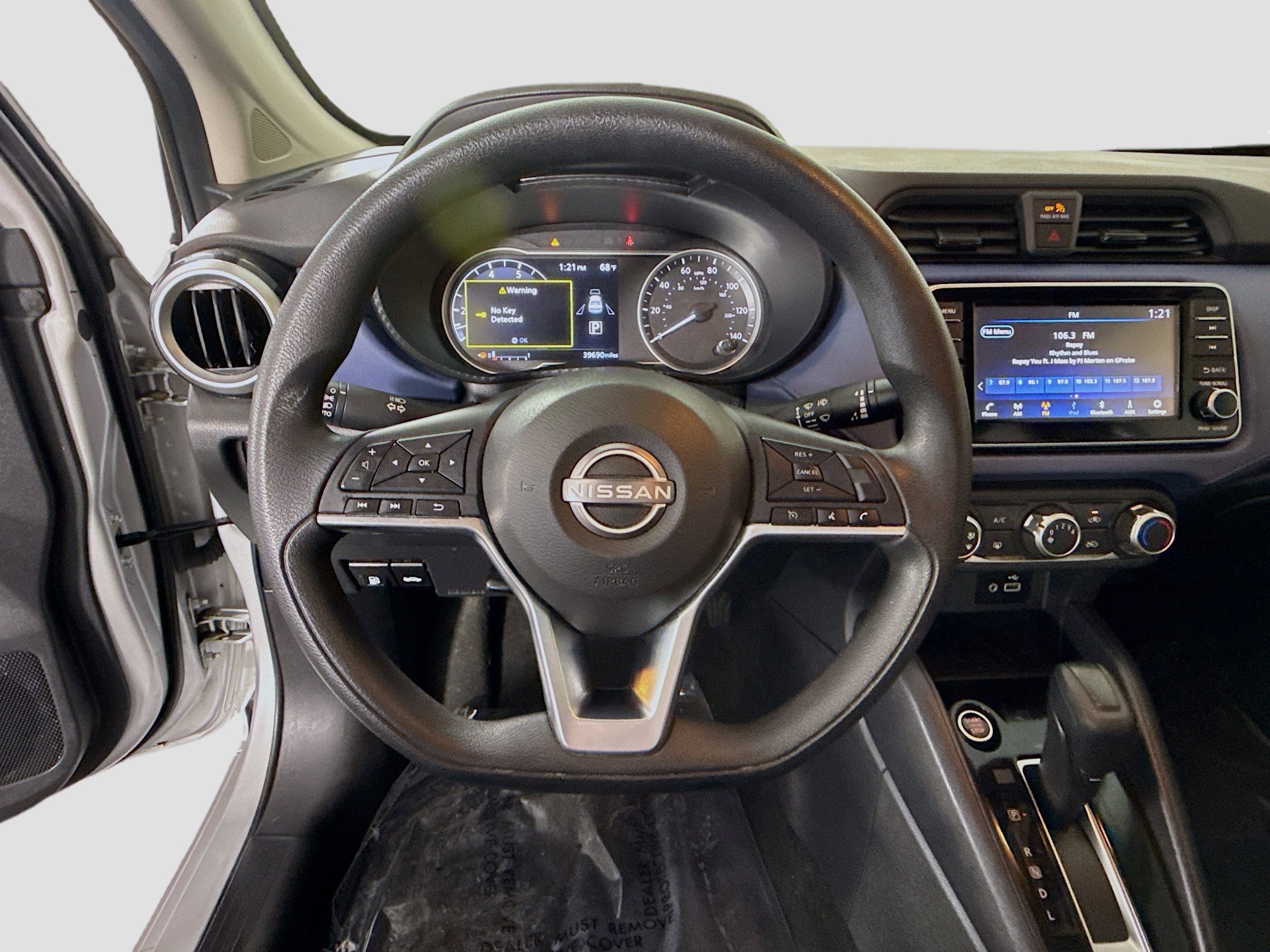 Used 2024 Nissan Versa SV w/ Trunk Package image 13