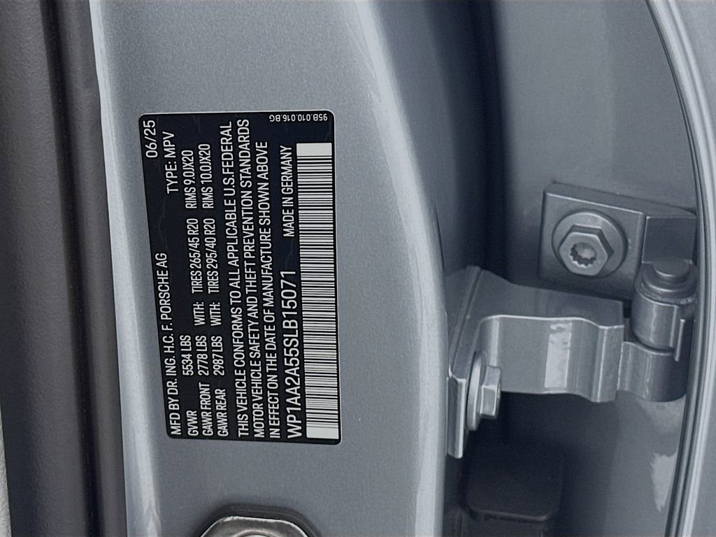 New 2025 Porsche Macan image 35