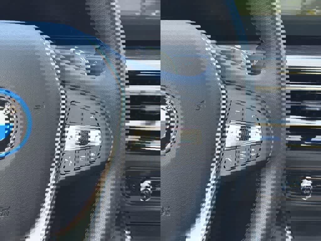 Used 2023 BMW 330e 330e image 15