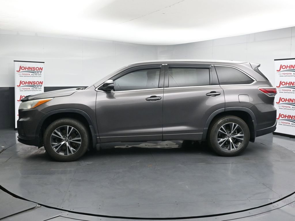 Used 2016 Toyota Highlander XLE AWD/4WD image 5